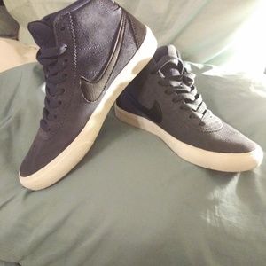 Like new Size 5.5 nike high tops